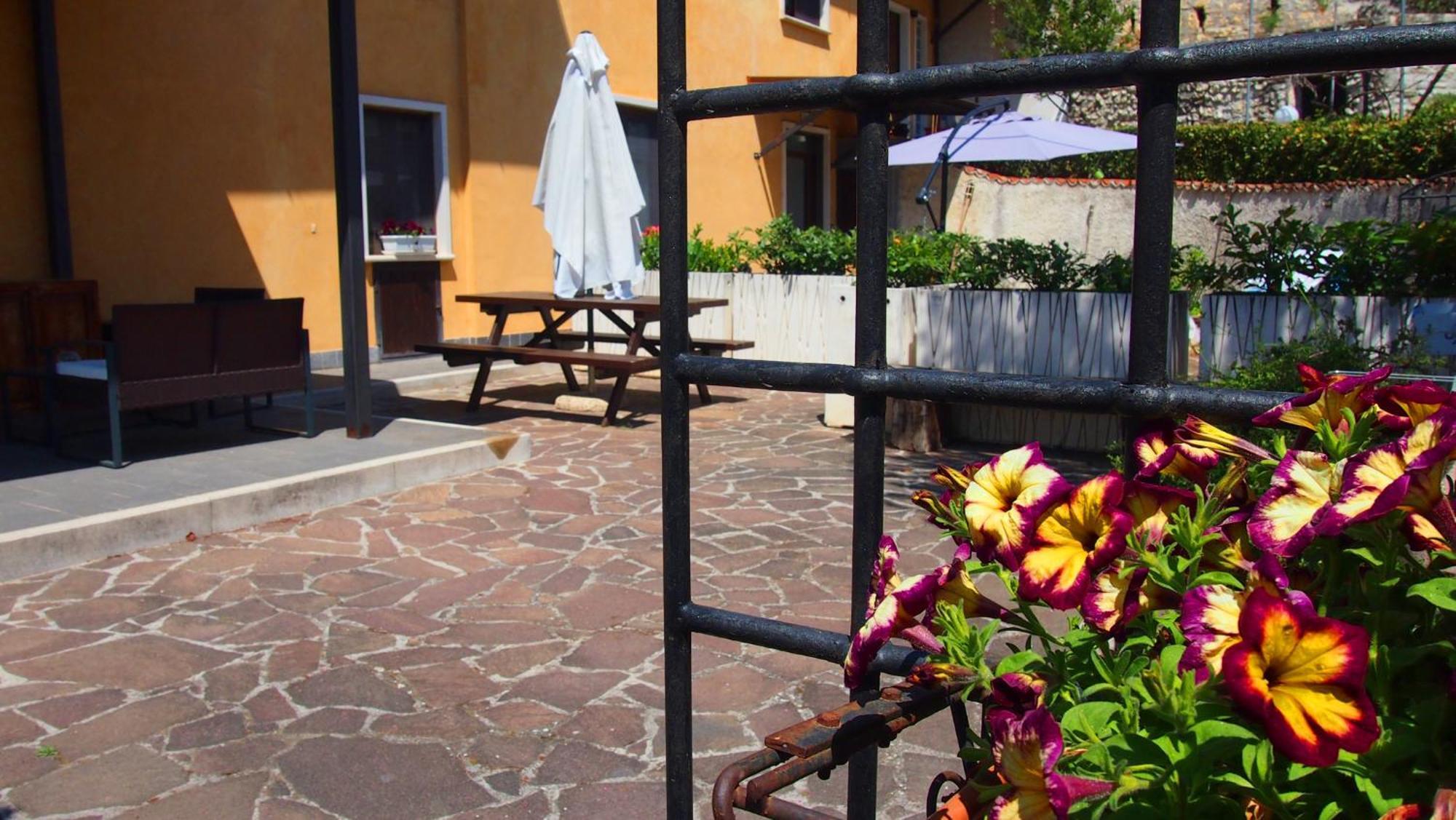Casale Mammarella Apartment L'Aquila Luaran gambar
